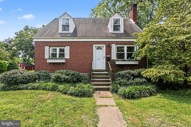 3221 MEADOW LN, Harrisburg, PA 17109