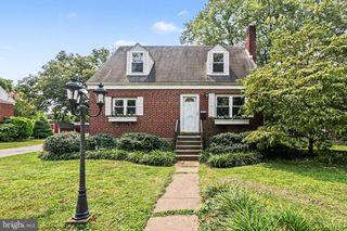 3221 MEADOW LN, Harrisburg, PA 17109
