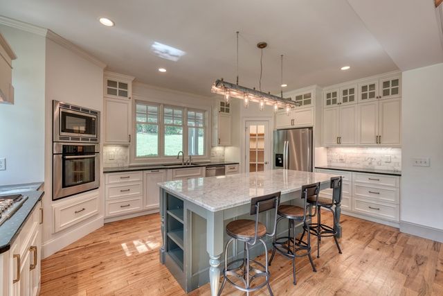 609 Cypress Pointe Lane, Hayesville, NC 28904