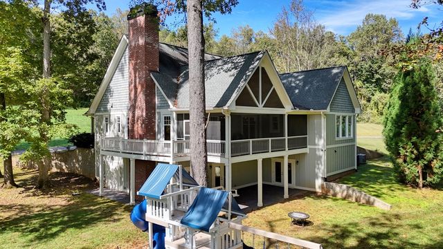609 Cypress Pointe Lane, Hayesville, NC 28904