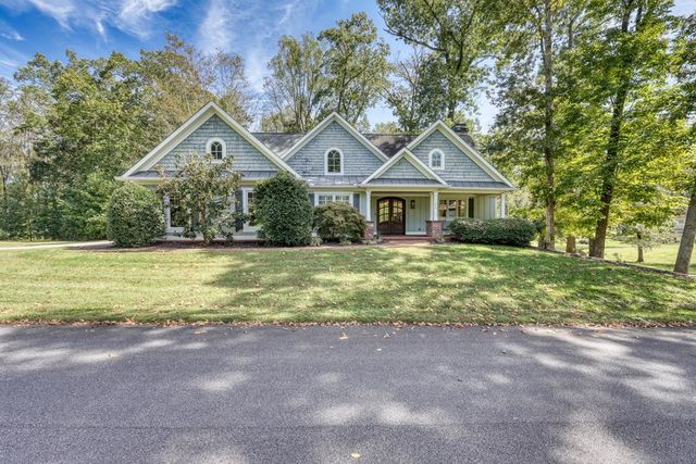 609 Cypress Pointe Lane, Hayesville, NC 28904