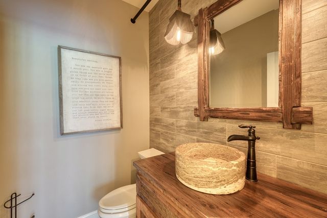 609 Cypress Pointe Lane, Hayesville, NC 28904