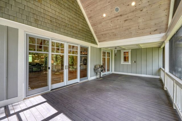 609 Cypress Pointe Lane, Hayesville, NC 28904