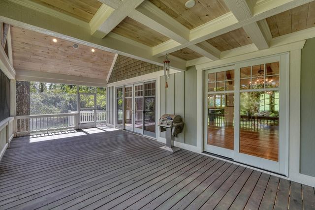 609 Cypress Pointe Lane, Hayesville, NC 28904