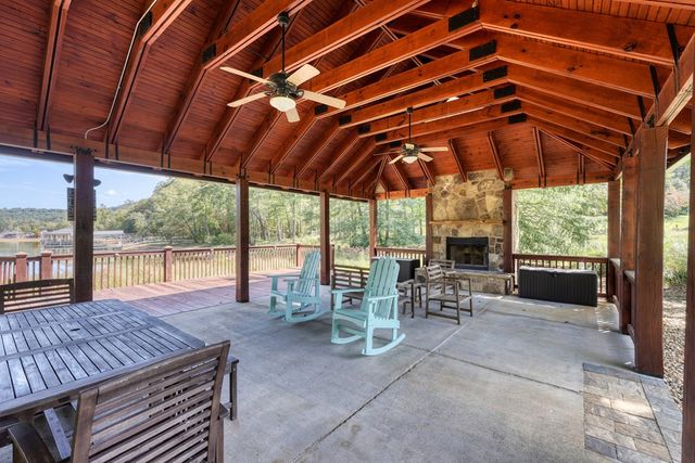 609 Cypress Pointe Lane, Hayesville, NC 28904