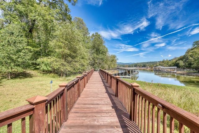 609 Cypress Pointe Lane, Hayesville, NC 28904