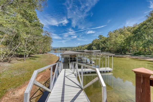 609 Cypress Pointe Lane, Hayesville, NC 28904