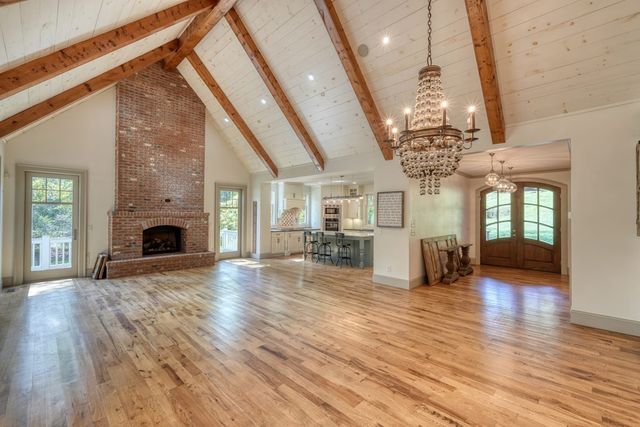 609 Cypress Pointe Lane, Hayesville, NC 28904