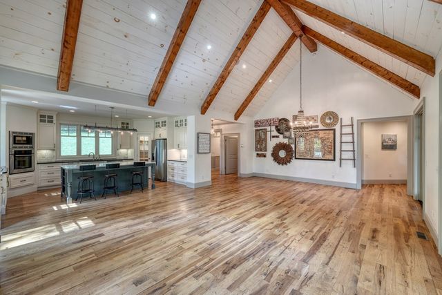 609 Cypress Pointe Lane, Hayesville, NC 28904