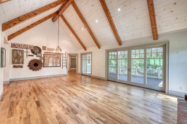 609 Cypress Pointe Lane, Hayesville, NC 28904