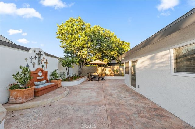 1111 W La Entrada, Anaheim, CA 92801