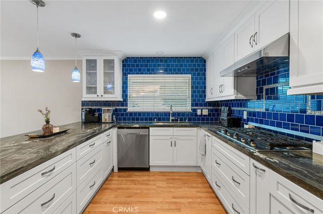 1111 W La Entrada, Anaheim, CA 92801