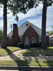 2426 Jordan Street, Dallas, TX 75215