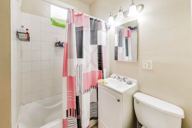 3046 W Polk Street, Chicago, IL 60612