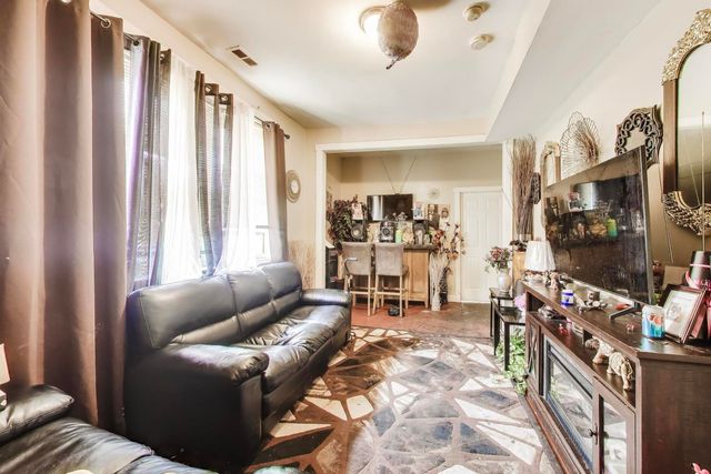 3046 W Polk Street, Chicago, IL 60612