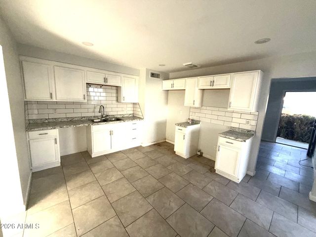 11111 W HOLLYWOOD Avenue, Youngtown, AZ 85363