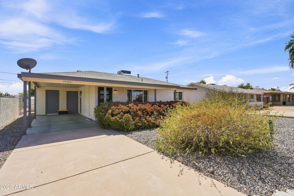 11111 W HOLLYWOOD Avenue, Youngtown, AZ 85363 — photo 3
