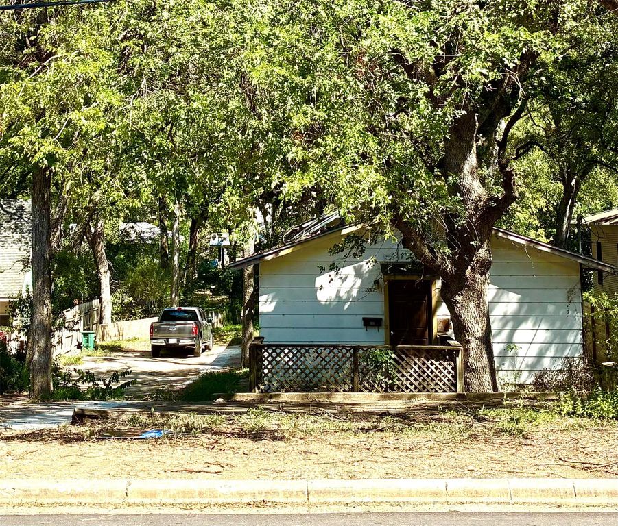 2005 Sharon LN, Austin, TX 78703