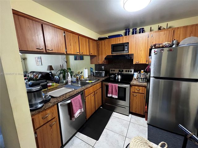 14175 SW 87th St C208, Miami, FL 33183
