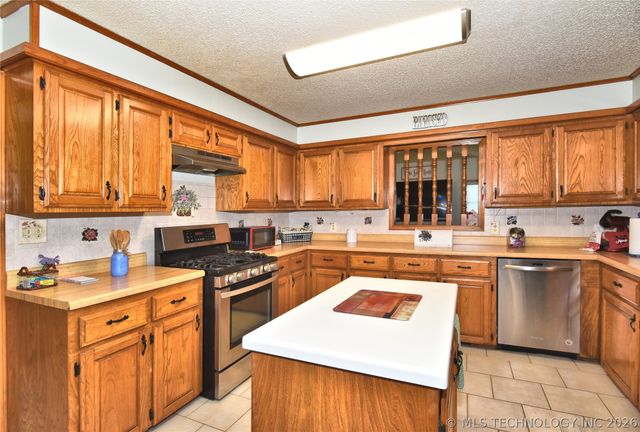 1101 N Taylor Avenue, Wagoner, OK 74467