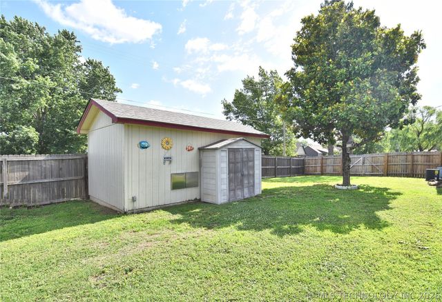 1101 N Taylor Avenue, Wagoner, OK 74467