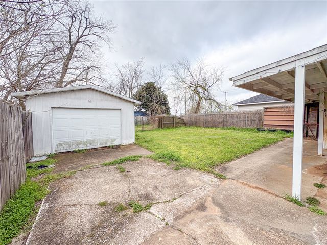 528 W Florence, Denison, TX 75020