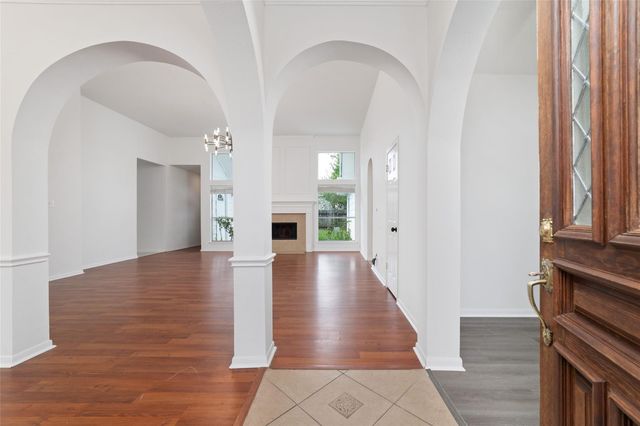 4211 Torrey Creek Lane, Houston, TX 77014