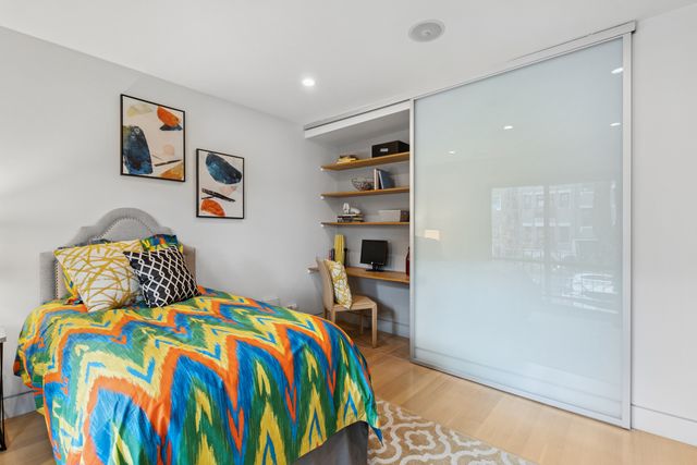 820 W Wolfram Street F, Chicago, IL 60657