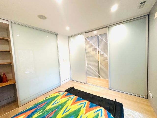 820 W Wolfram Street F, Chicago, IL 60657