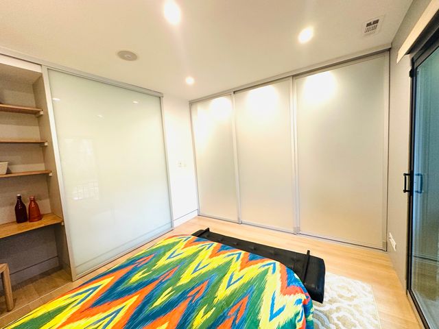 820 W Wolfram Street F, Chicago, IL 60657