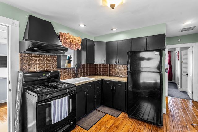 4 Master Street, Manchester, NH 03102