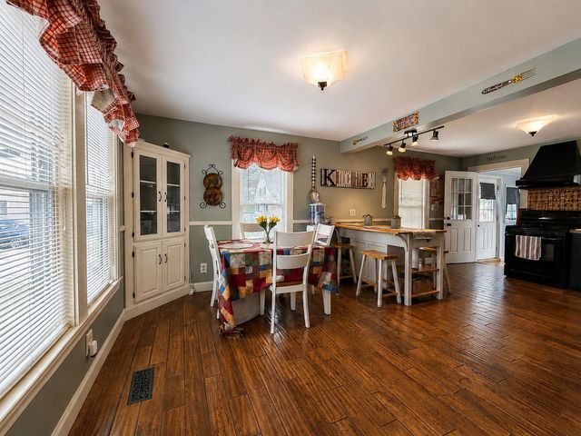 4 Master Street, Manchester, NH 03102