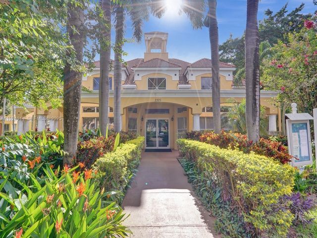 2300 NW 33rd St 910, Oakland Park, FL 33309