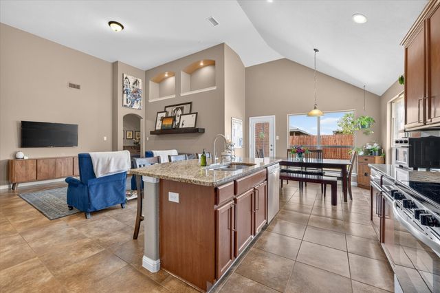 424 Foxcraft Drive, Fort Worth, TX 76131