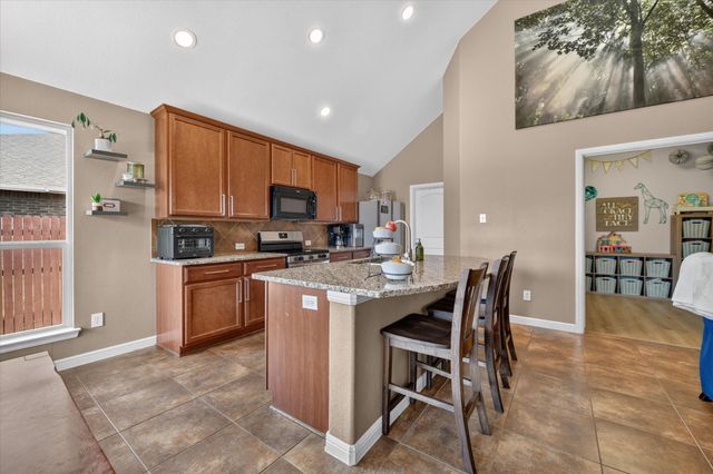 424 Foxcraft Drive, Fort Worth, TX 76131