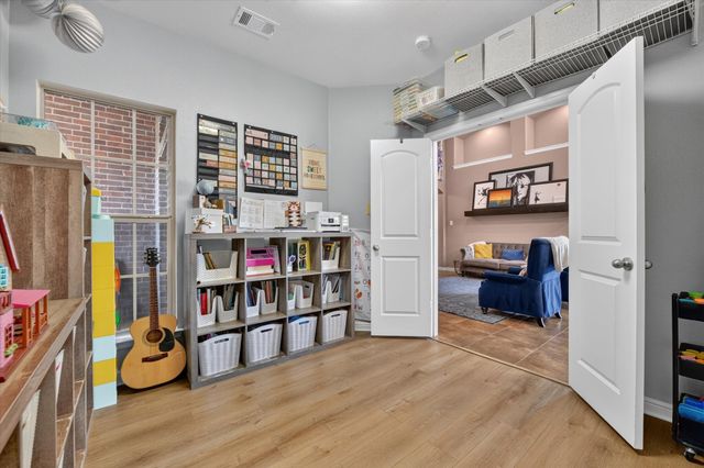 424 Foxcraft Drive, Fort Worth, TX 76131