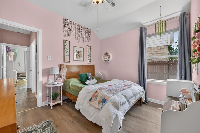 424 Foxcraft Drive, Fort Worth, TX 76131