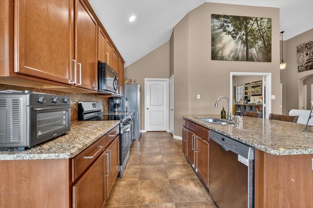 424 Foxcraft Drive, Fort Worth, TX 76131