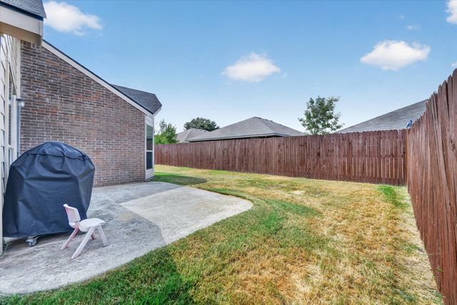 424 Foxcraft Drive, Fort Worth, TX 76131
