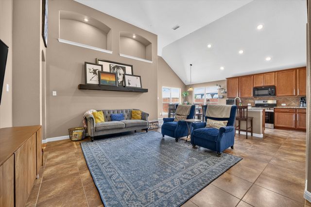 424 Foxcraft Drive, Fort Worth, TX 76131