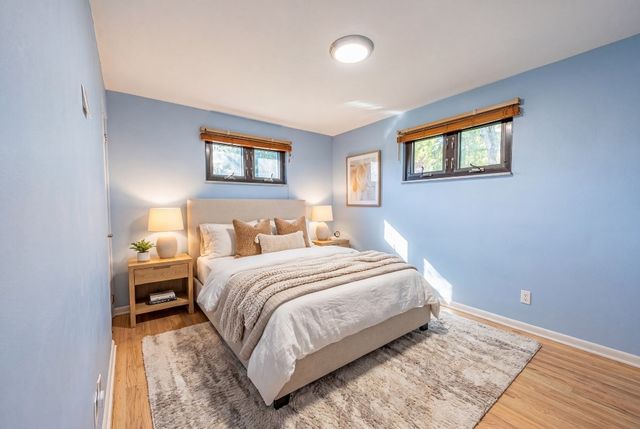 624 Fort Couch Rd, Upper St Clair, PA 15241