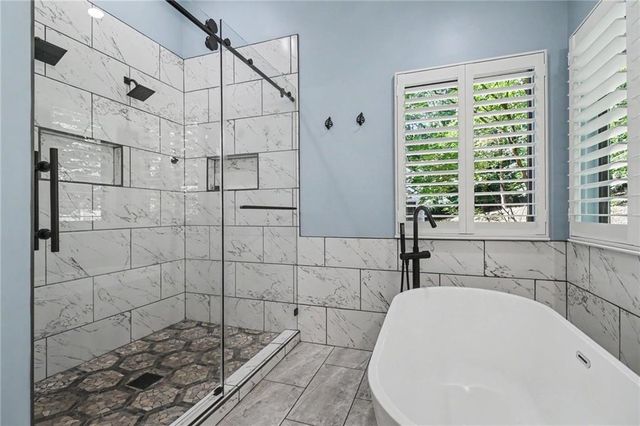 445 Taberwood Way, Roswell, GA 30076