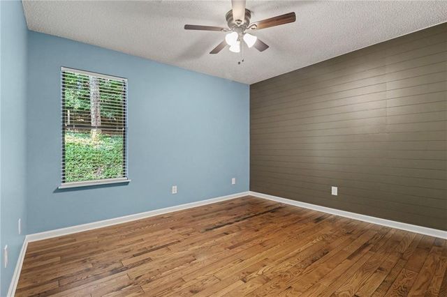 445 Taberwood Way, Roswell, GA 30076