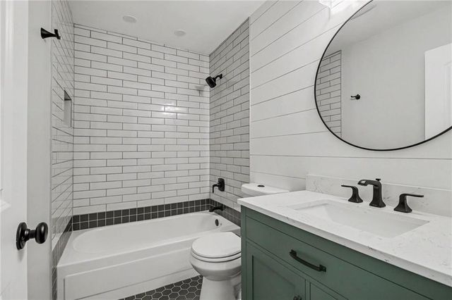 445 Taberwood Way, Roswell, GA 30076