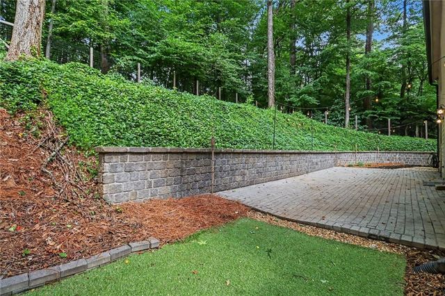 445 Taberwood Way, Roswell, GA 30076