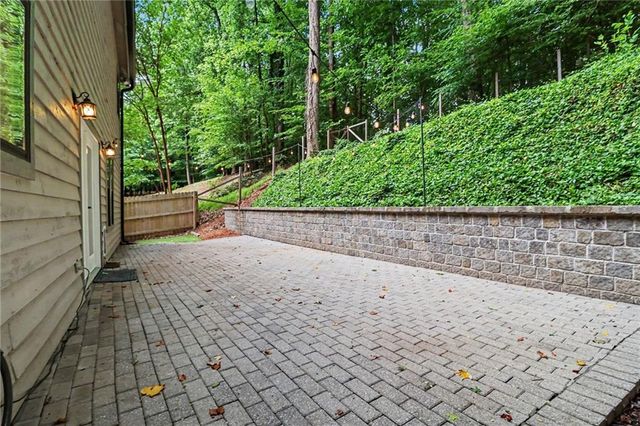 445 Taberwood Way, Roswell, GA 30076