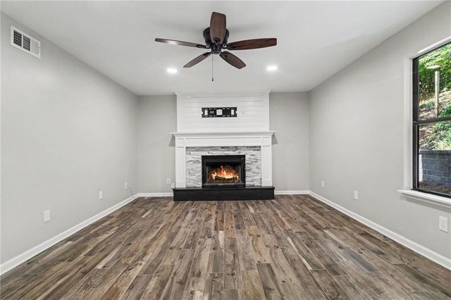 445 Taberwood Way, Roswell, GA 30076