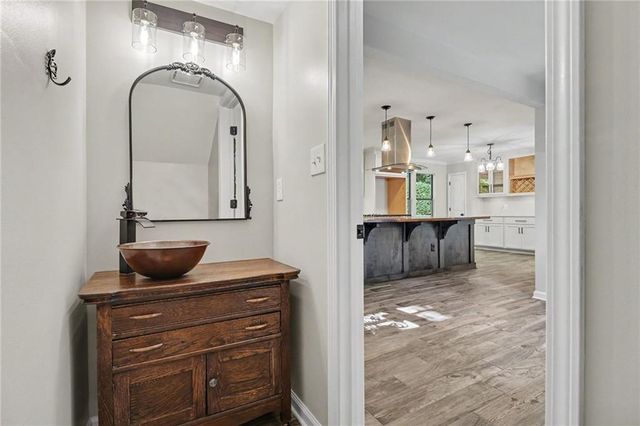 445 Taberwood Way, Roswell, GA 30076