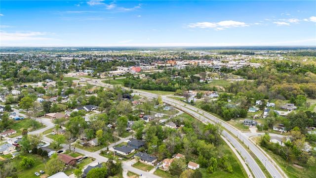 429 E Mulberry, Rogers, AR 72756
