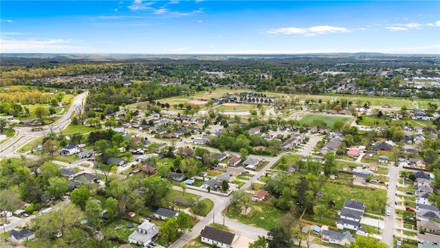 429 E Mulberry, Rogers, AR 72756